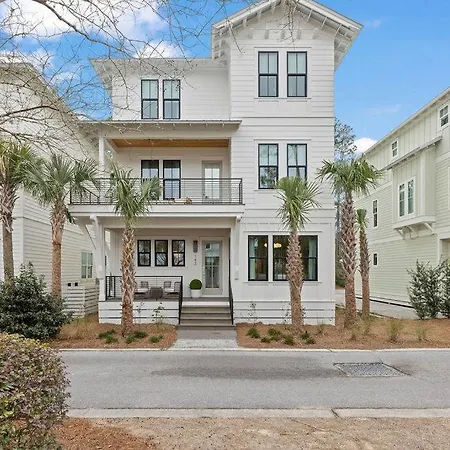 Villa Coastal Charm